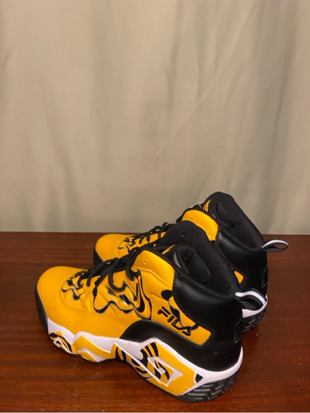 Fila Mens MB Yellow Athletic Basketball Shoes size 12 - Picture 6 of 8
